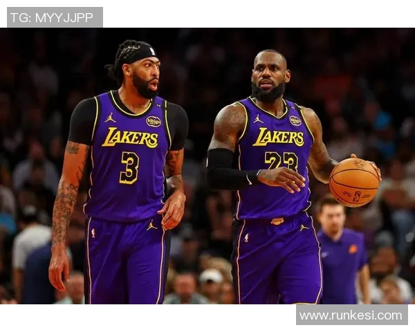 火箭与湖人第六场激战回顾:谁将晋级季后赛的关键对决